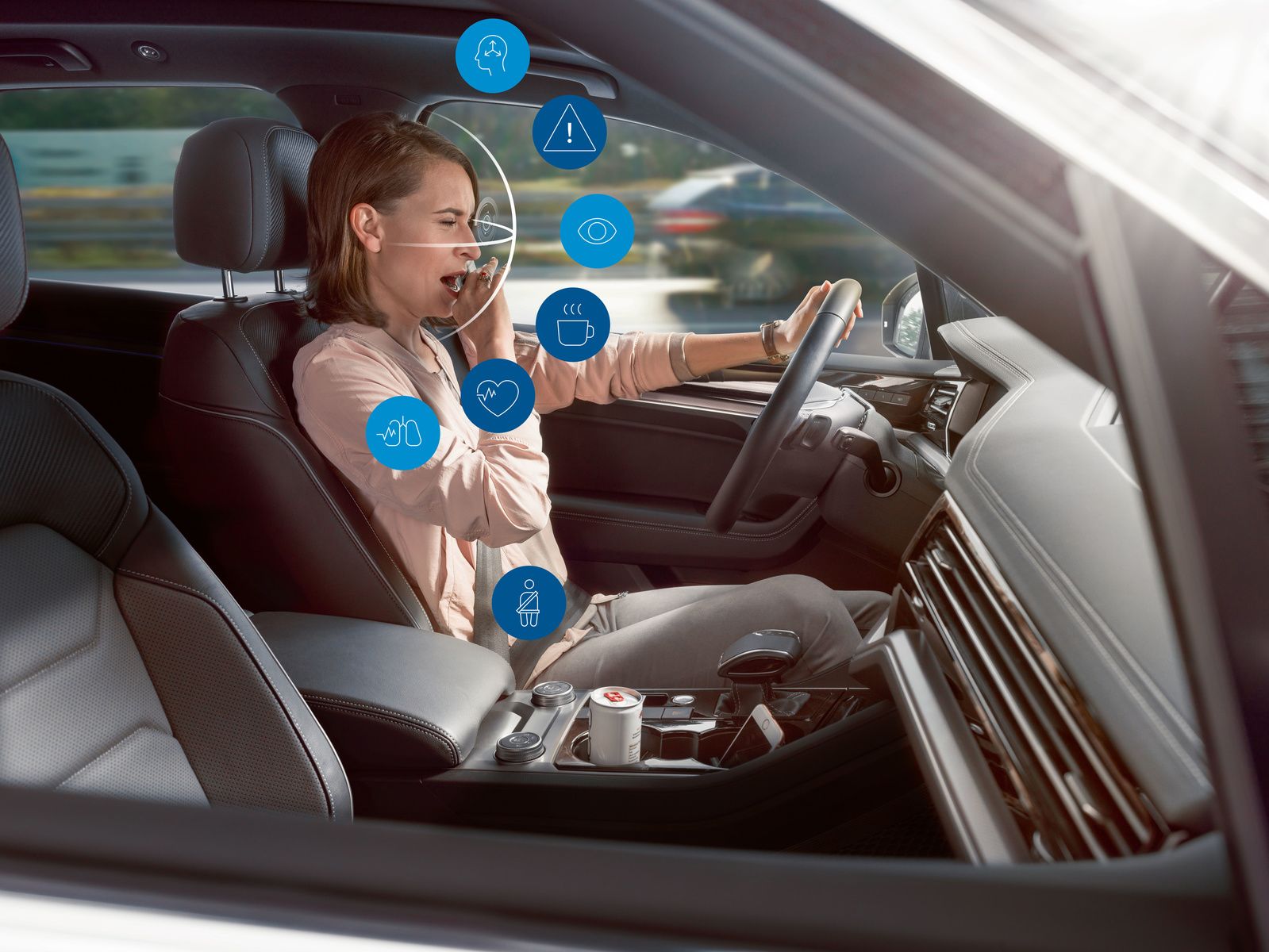 Un-vigilante-Inteligente-del-conductor-seguridad-del-automóvil.jpg